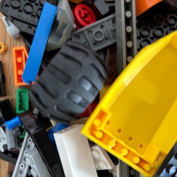 Legos Multiple Pieces OVER 2LB LOT mixed pieces - Picture 15 of 16